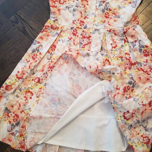 Sun dress flower print, back zip, tulle underskirt, adjustable strap… - Picture 4 of 7